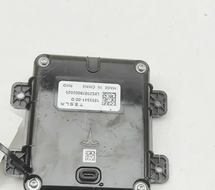 Tesla Model 3 Highland USB control unit 185554100D