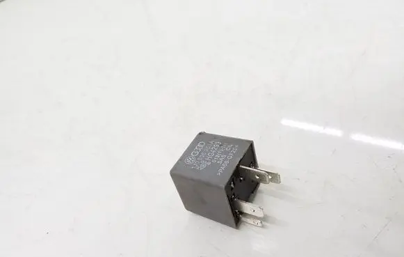 Seat Ibiza III (6L) Other relay 1J0906381A 109