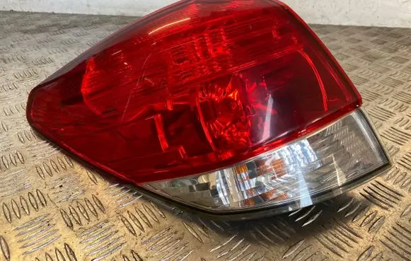 Subaru Legacy Rear/tail lights R1D02 58452a01 A045053