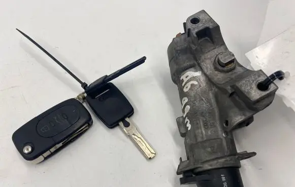 Audi A6 S6 C5 4B Ignition lock 4B0905851B