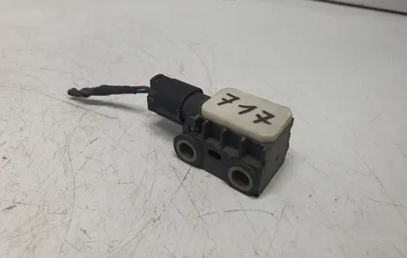 BMW X5 E70 Airbag deployment crash/impact sensor 9152262 65779152262