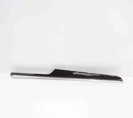 Porsche Macan (95B) Front door card panel trim