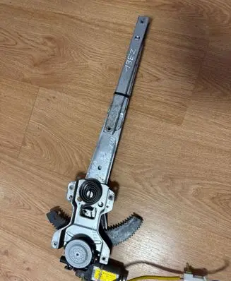 Hyundai Matrix Front door window regulator with motor 9881017100