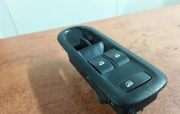 Renault Megane II Electric window control switch 156018070