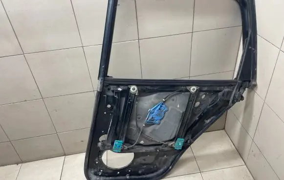 Porsche Cayenne (9PA) Rear door window/glass frame 7L0839353D
