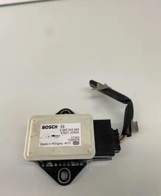 Nissan Qashqai ESP acceleration yaw rate sensor 0265005665