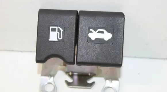 Nissan Qashqai Engine bonnet (hood) release handle