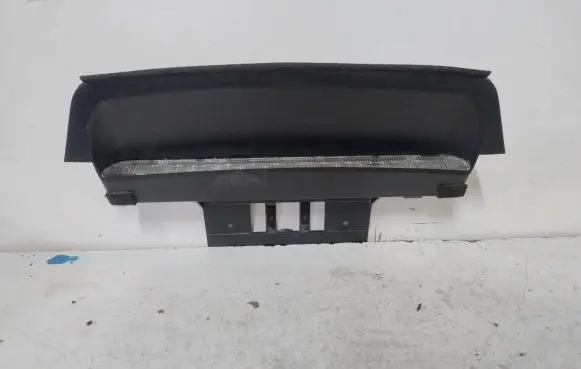 Volvo S60 Third/center stoplight