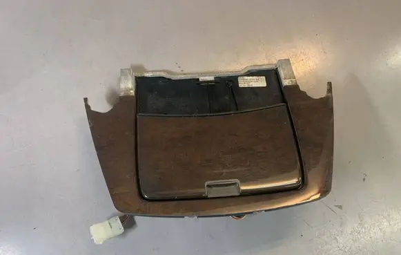 BMW 7 E65 E66 Ashtray (front) 8223327