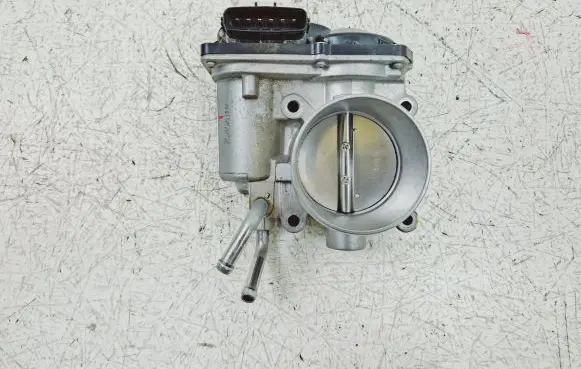 Hyundai Tucson TL Throttle valve 351002E000 532304D03 D0183