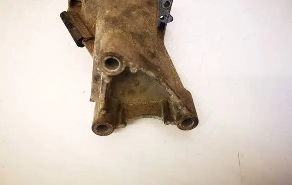 Peugeot 307 Engine mounting bracket 9638770480