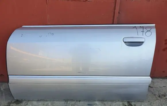 Audi A8 S8 D2 4D Front door