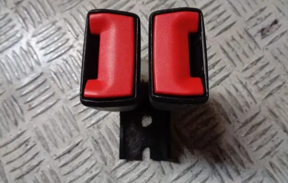 Ford Fiesta Middle seatbelt buckle (rear) 8V51A615K21AC