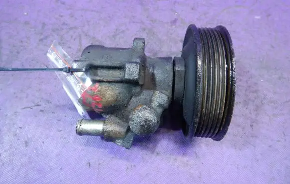 Volkswagen Polo III 6N 6N2 6NF Power steering pump 030145157D