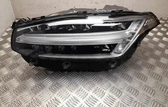 Volvo XC90 Headlight/headlamp 32228296