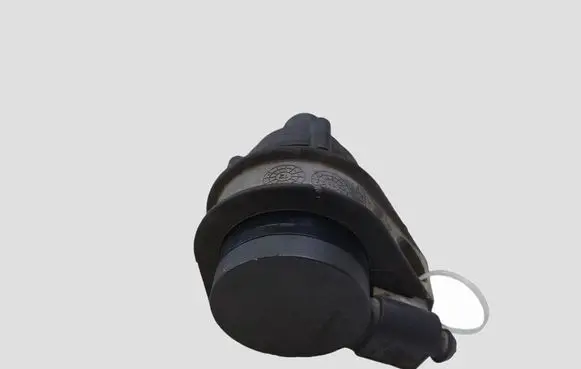 Volkswagen Golf V Electric auxiliary coolant/water pump