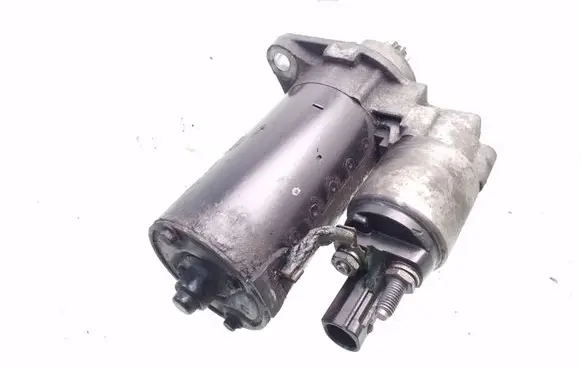 Volkswagen Golf V Starter motor 1005831320