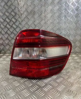 Mercedes-Benz ML W164 Rear/tail lights 1649061200