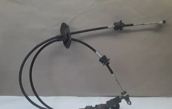 Hyundai i30 Gear shift cable linkage 4379410200
