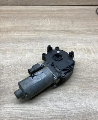 Opel Zafira A Front door window regulator motor 0130821763 LEFTSIDE