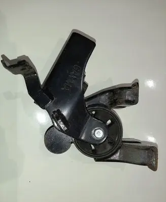 KIA Ceed Engine mount bracket