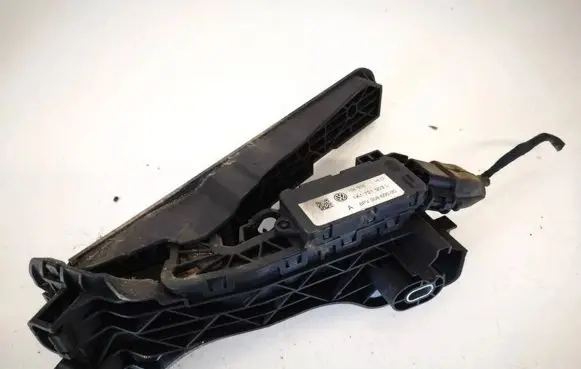 Volkswagen PASSAT B6 Accelerator throttle pedal 1k1721503l 6pv008600-00
