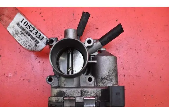 Volkswagen Polo III 6N 6N2 6NF Throttle body valve 030133062C