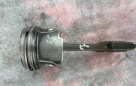BMW X5 E70 Piston with connecting rod 11257799883 7799883 84L91