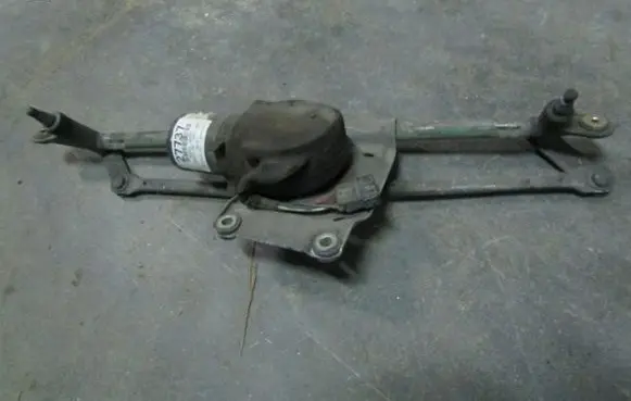 Peugeot 406 Front wiper linkage 