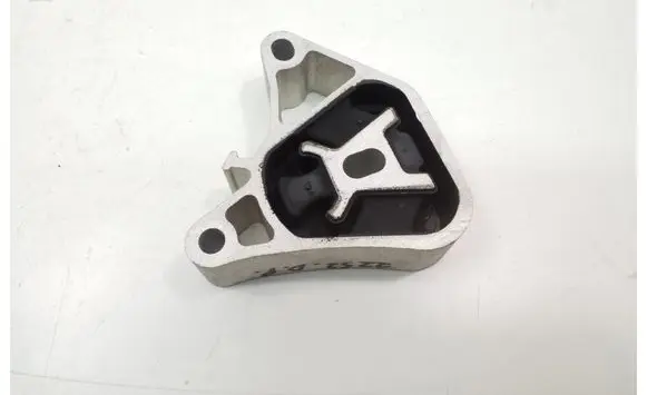 Mercedes-Benz CLA C117 X117 W117 Engine mount bracket A2462400809