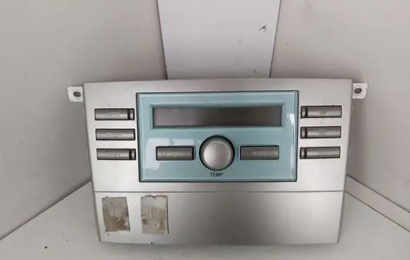 Toyota Corolla Verso E121 Climate control unit 559000F030