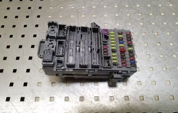 Honda CR-V Fuse module 38200SWA 37091LM