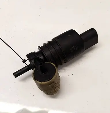 Volkswagen PASSAT B7 Windscreen/windshield washer pump 1T0955651A