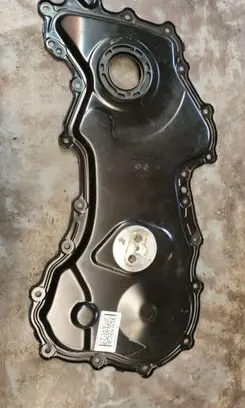 Nissan X-Trail T32 Timing chain cover 135027147R 8201567300