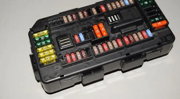 BMW 1 F20 F21 Fuse module 9224879