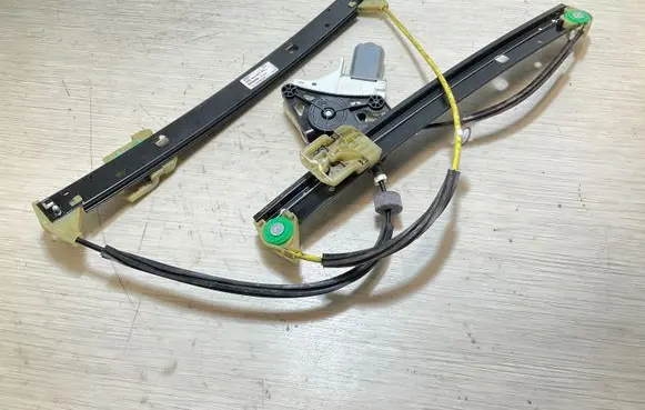 Audi Q3 8U Front window lifting mechanism without motor 8U0837462