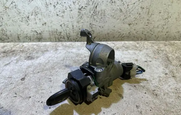 Mitsubishi Grandis Ignition lock