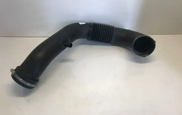 Iveco Daily 6th gen Turbo air intake inlet pipe/hose 5801317099
