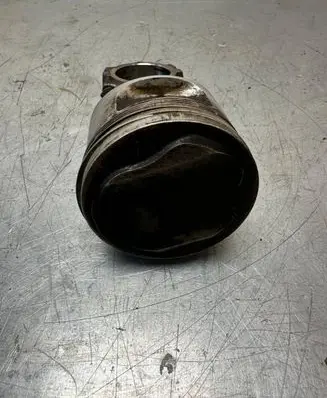 BMW 7 E32 Piston with connecting rod 11251276701 346kb
