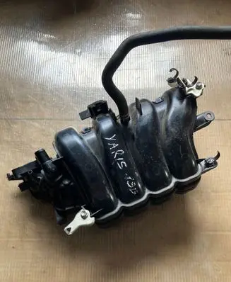 Toyota Yaris Intake manifold