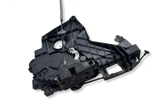 Volvo V70 Front door lock 31253674