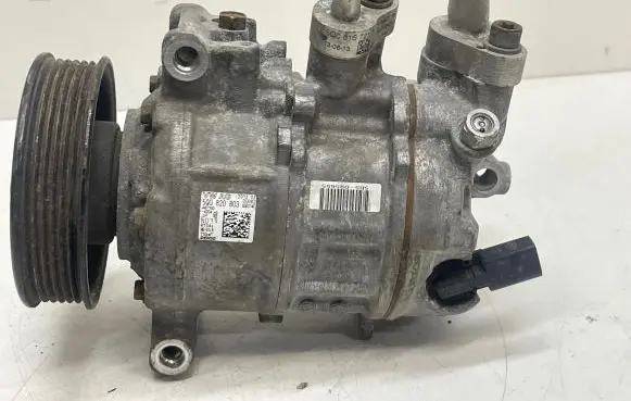 Volkswagen Golf VII Air conditioning (A/C) compressor (pump) 5Q0820803