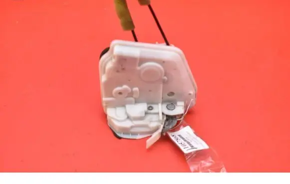 Mazda CX-5 Front door lock H37H48R1