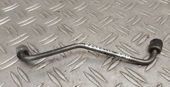 Toyota Verso Fuel injector supply line/pipe 