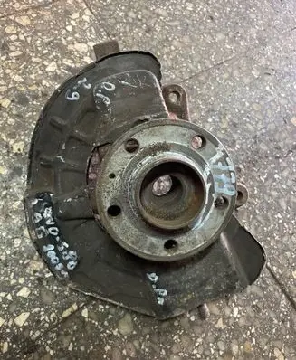 Volvo S80 Front wheel hub