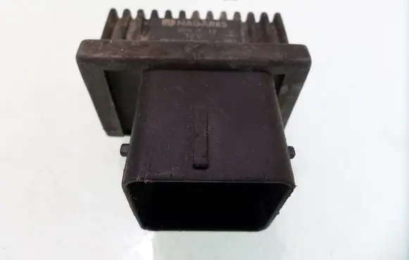 Renault Scenic I Glow plug pre-heat relay 9640469680A