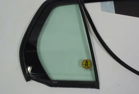 Volkswagen Golf V Sliding door window/glass 