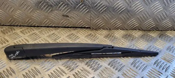 Hyundai i30 Rear wiper blade arm