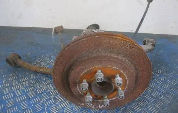 Cadillac SRX Front wheel hub spindle knuckle