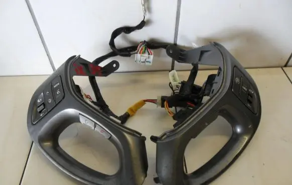 Hyundai ix35 Steering wheel buttons/switches 96700-2S450